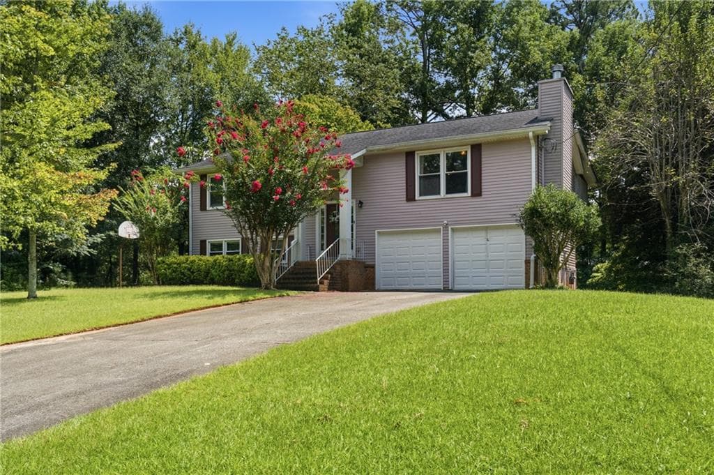 4 bedroom, 2 bathroom, 2,275 sq ft single family residence under contract at 252 Shiloh Hills Drive, Kennesaw, GA 30144