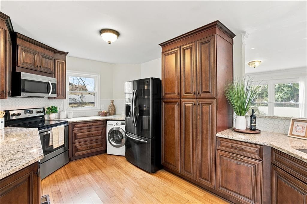 4 bedroom, 2 bathroom, 2,275 sq ft single family residence under contract at 252 Shiloh Hills Drive, Kennesaw, GA 30144 — photo 9