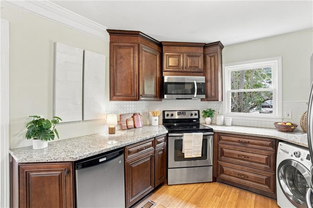 4 bedroom, 2 bathroom, 2,275 sq ft single family residence under contract at 252 Shiloh Hills Drive, Kennesaw, GA 30144 — photo 10