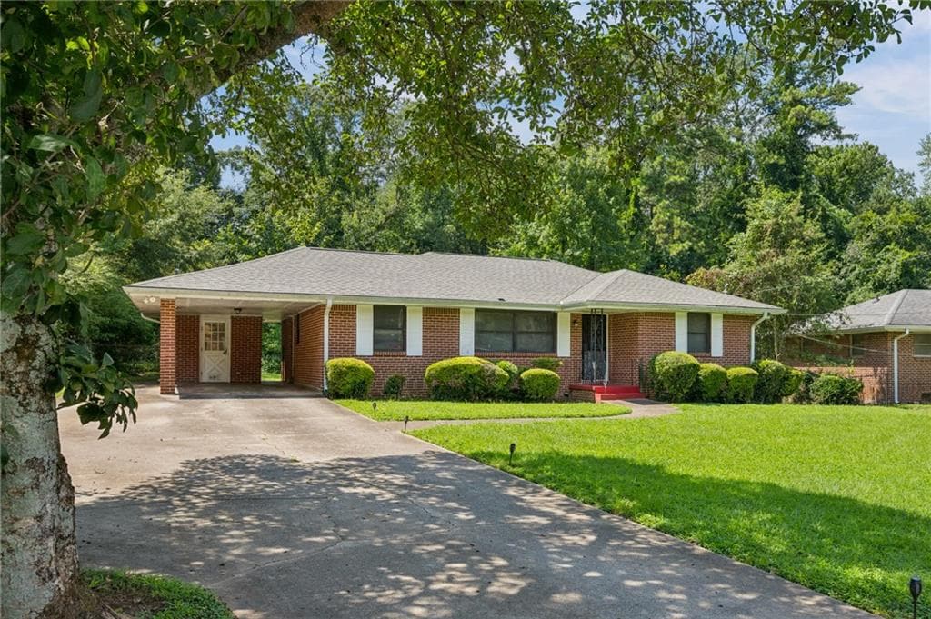 3 bedroom, 2 bathroom, 1,307 sq ft single family residence sold at 1923 Joseph Court, Decatur, GA 30032