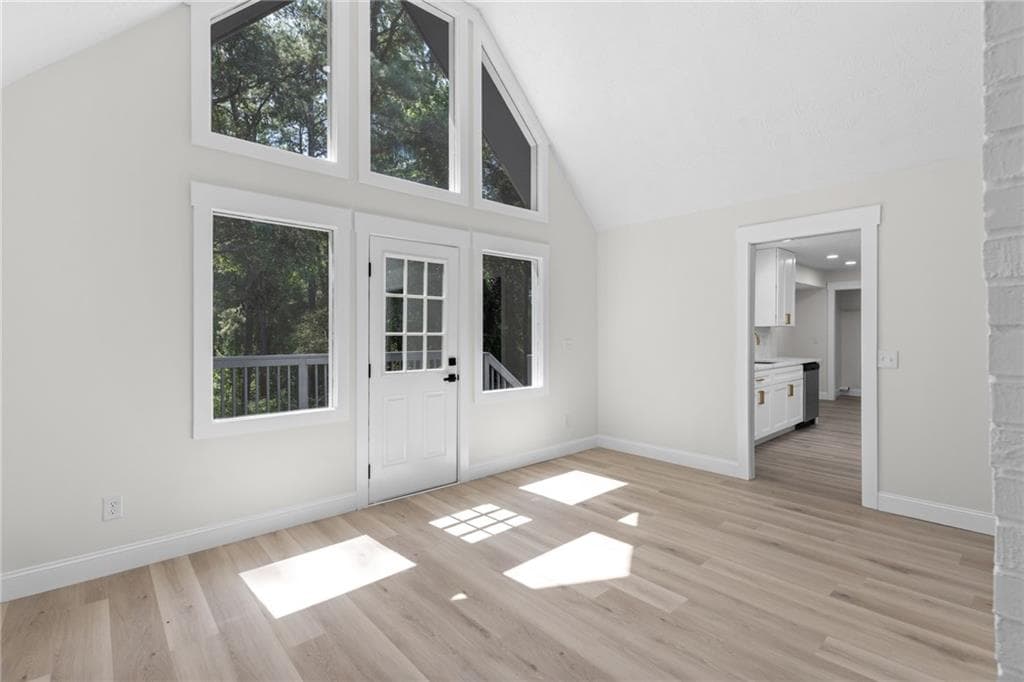 3 bedroom, 2 bathroom, 1,560 sq ft single family residence for sale at 3214 Kimberly Woods Court, Lilburn, GA 30047 — photo 6