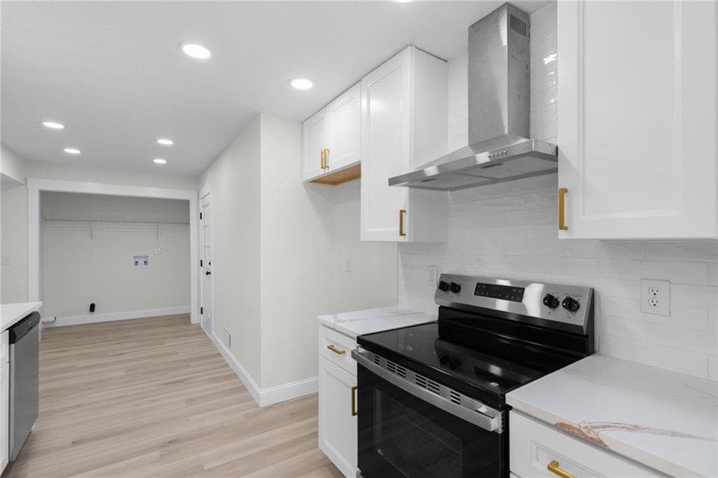 3 bedroom, 2 bathroom, 1,560 sq ft single family residence for sale at 3214 Kimberly Woods Court, Lilburn, GA 30047 — photo 4