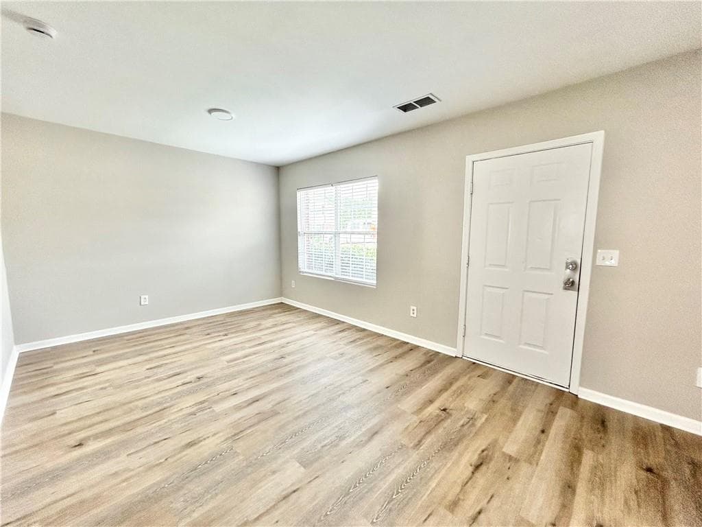 4 bedroom, 3 bathroom townhouse for rent at 736 Wheel House Lane B, Monroe, GA 30655 for $1,450 a month — photo 2