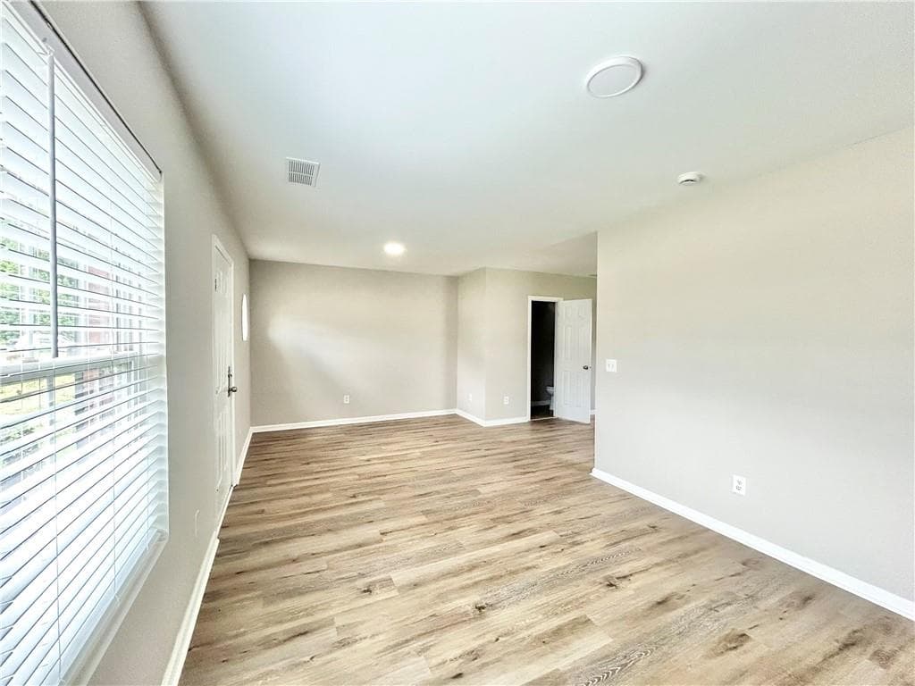 4 bedroom, 3 bathroom townhouse for rent at 736 Wheel House Lane B, Monroe, GA 30655 for $1,450 a month — photo 4