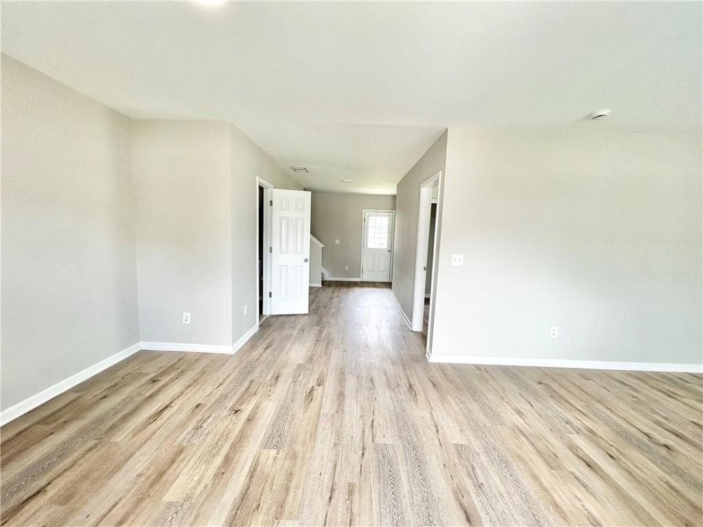 4 bedroom, 3 bathroom townhouse for rent at 736 Wheel House Lane B, Monroe, GA 30655 for $1,450 a month — photo 5