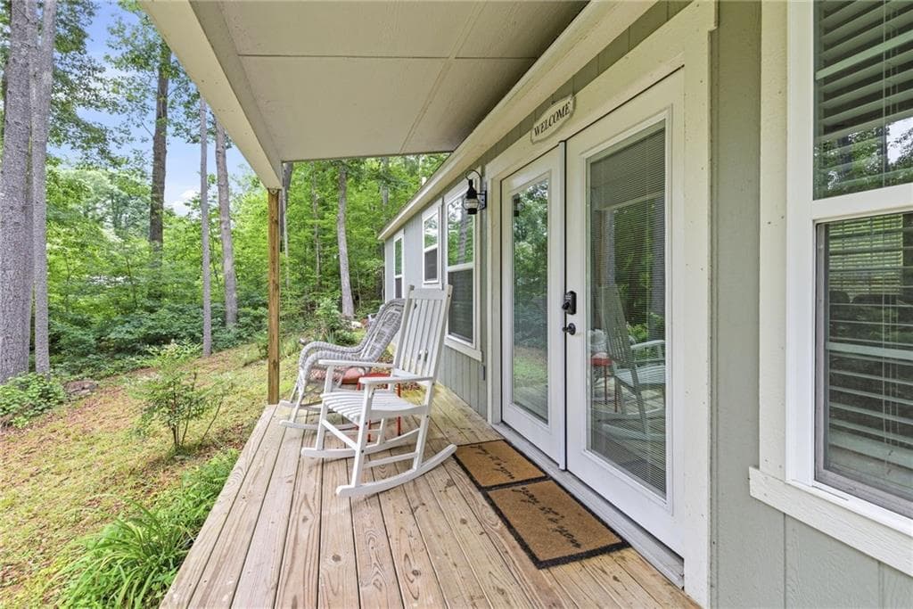 2 bedroom, 2 bathroom, 672 sq ft single family residence for sale at 575 Hidden Valley Drive, Demorest, GA 30535 — photo 3