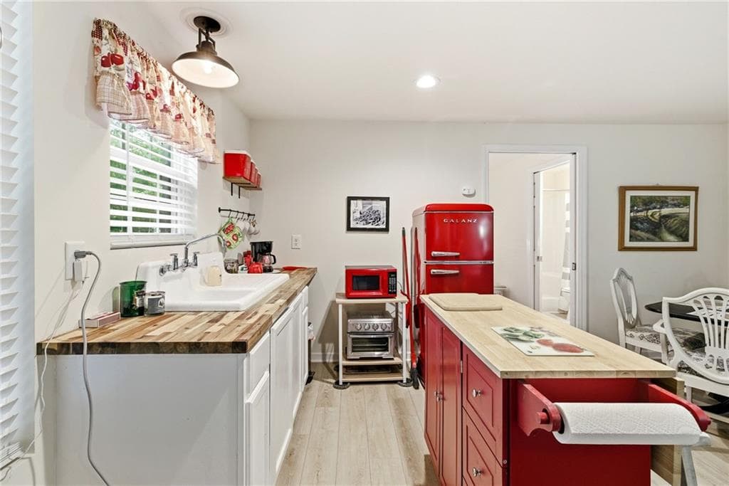 2 bedroom, 2 bathroom, 672 sq ft single family residence for sale at 575 Hidden Valley Drive, Demorest, GA 30535 — photo 7
