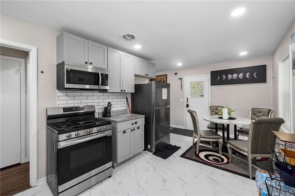 3 bedroom, 2 bathroom, 1,092 sq ft single family residence for sale at 4317 Brookside Drive, Forest Park, GA 30297 — photo 10