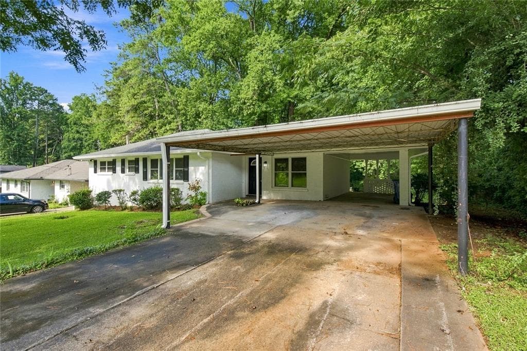 3 bedroom, 2 bathroom, 1,388 sq ft single family residence for sale at 2167 Cloverdale Drive, Atlanta, GA 30316 — photo 6