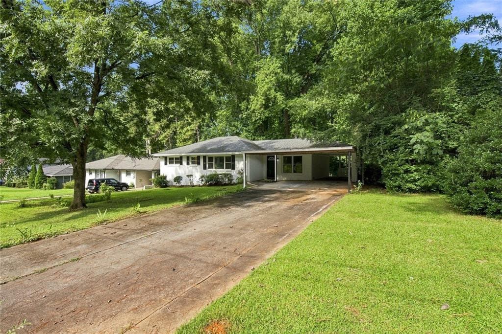3 bedroom, 2 bathroom, 1,388 sq ft single family residence for sale at 2167 Cloverdale Drive, Atlanta, GA 30316 — photo 4