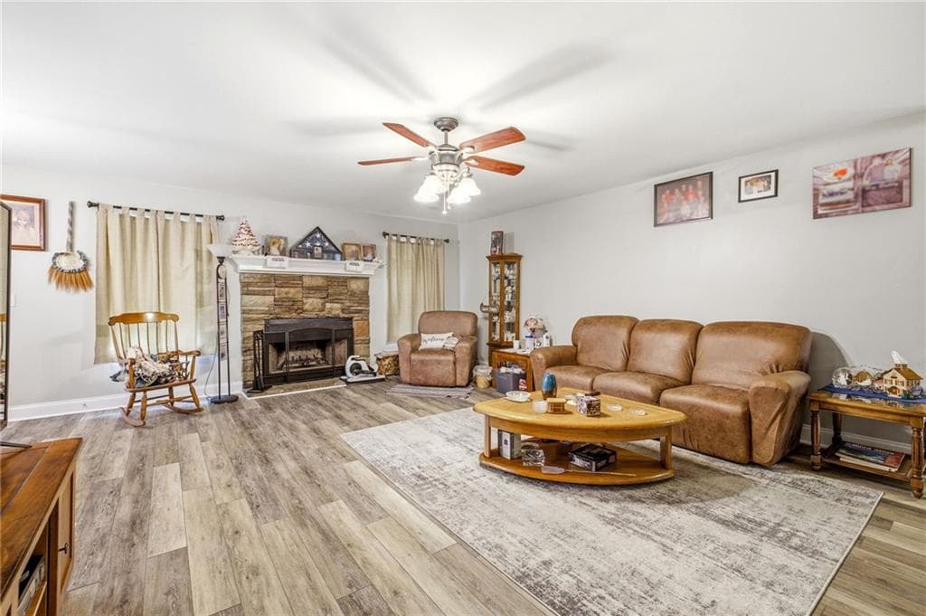 3 bedroom, 2 bathroom, 1,471 sq ft single family residence for sale at 126 Windchime Circle, Demorest, GA 30535 — photo 4