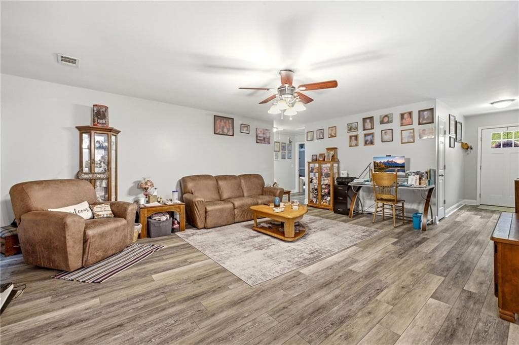 3 bedroom, 2 bathroom, 1,471 sq ft single family residence for sale at 126 Windchime Circle, Demorest, GA 30535 — photo 6