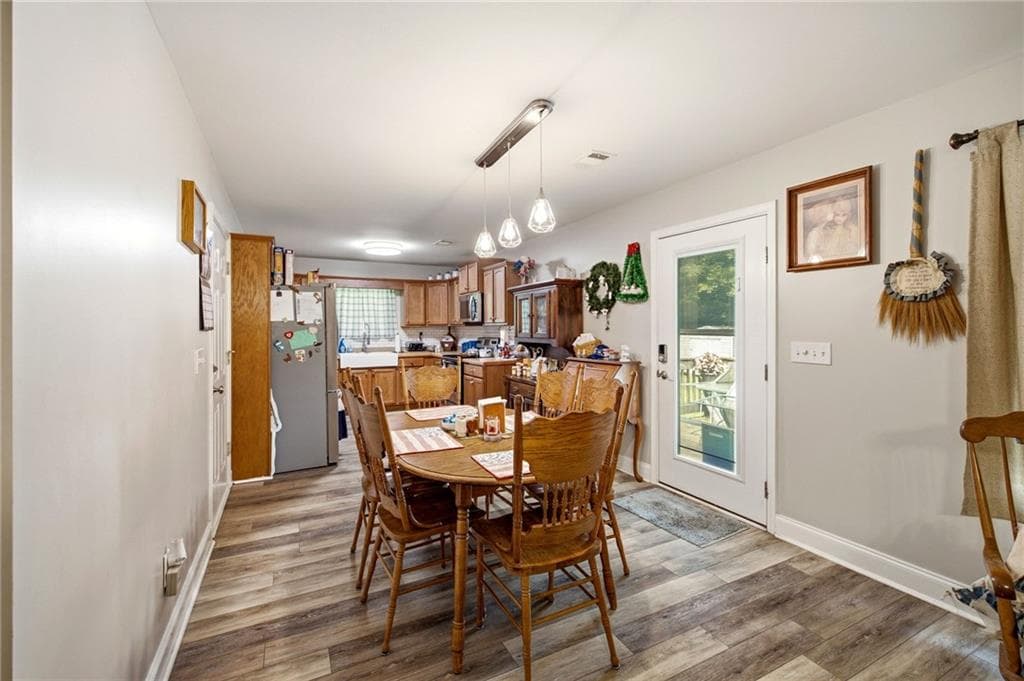 3 bedroom, 2 bathroom, 1,471 sq ft single family residence for sale at 126 Windchime Circle, Demorest, GA 30535 — photo 7