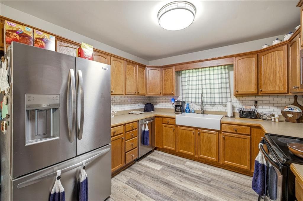 3 bedroom, 2 bathroom, 1,471 sq ft single family residence for sale at 126 Windchime Circle, Demorest, GA 30535 — photo 9