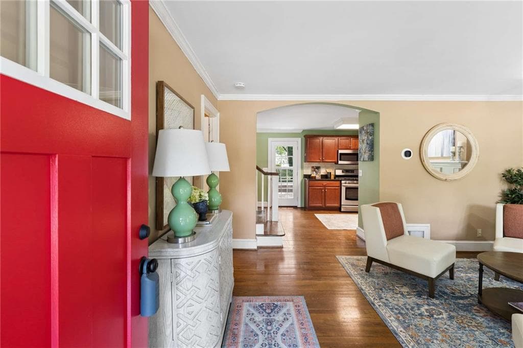 3 bedroom, 2 bathroom, 1,957 sq ft single family residence for sale at 528 Powder Springs Street, Smyrna, GA 30082 — photo 3