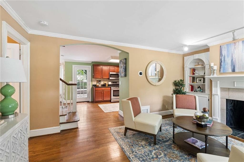 3 bedroom, 2 bathroom, 1,957 sq ft single family residence for sale at 528 Powder Springs Street, Smyrna, GA 30082 — photo 7