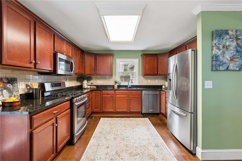 3 bedroom, 2 bathroom, 1,957 sq ft single family residence for sale at 528 Powder Springs Street, Smyrna, GA 30082 — photo 8