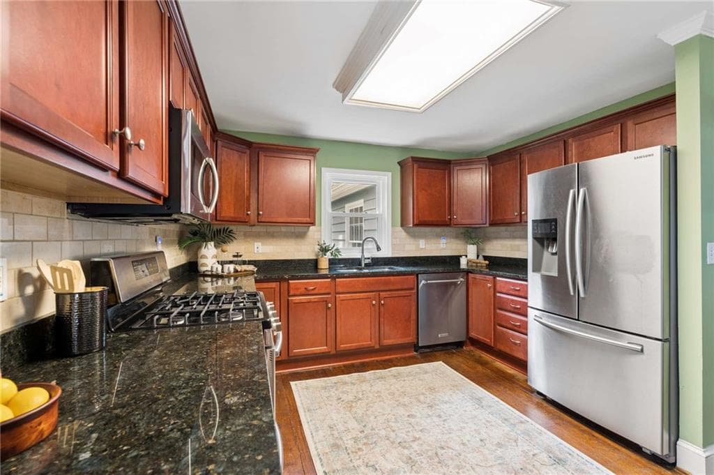3 bedroom, 2 bathroom, 1,957 sq ft single family residence for sale at 528 Powder Springs Street, Smyrna, GA 30082 — photo 9