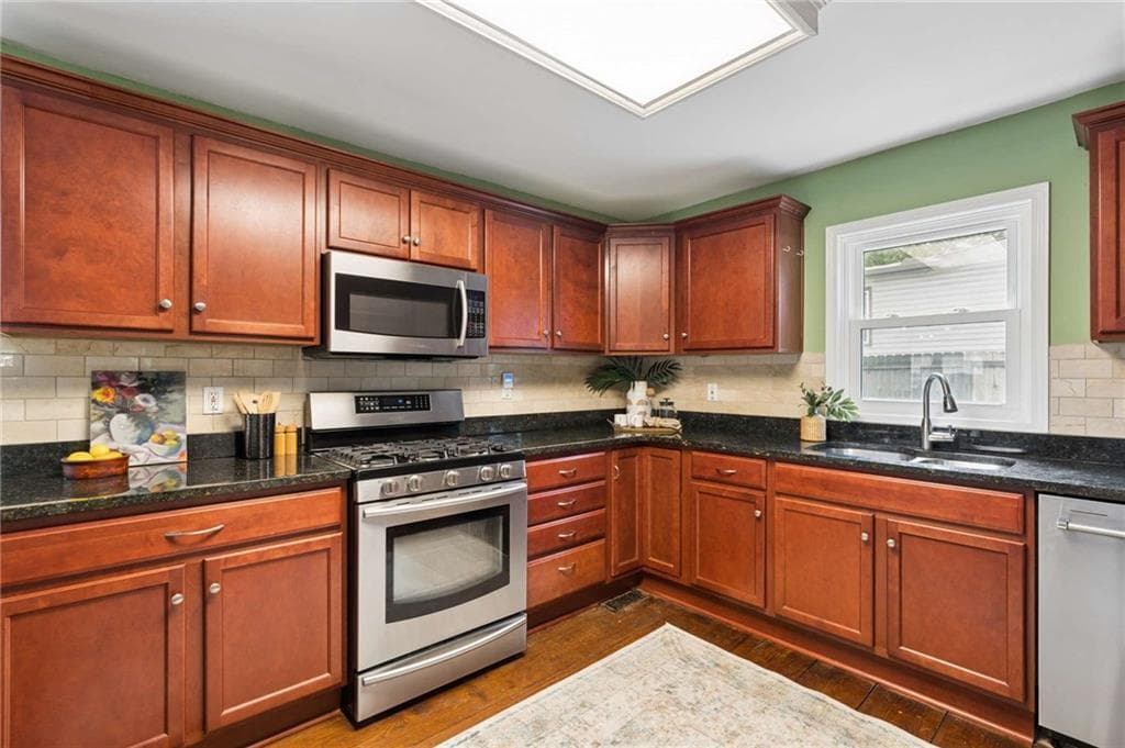 3 bedroom, 2 bathroom, 1,957 sq ft single family residence for sale at 528 Powder Springs Street, Smyrna, GA 30082 — photo 10
