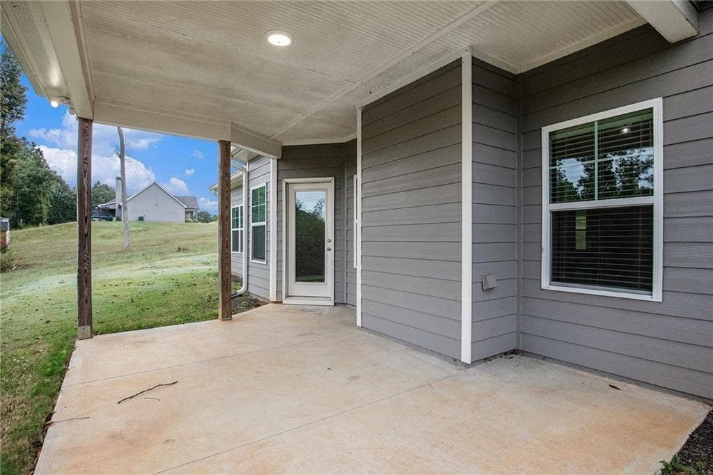 3 bedroom, 2 bathroom, 1,808 sq ft single family residence under contract at 144 Chestnut Trail, Commerce, GA 30529 — photo 6