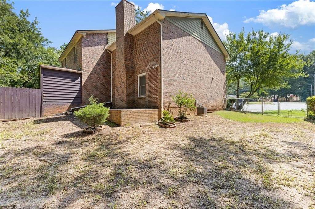 2 bedroom, 3 bathroom, 1,280 sq ft townhouse for sale at 5278 Oakridge Drive, Stone Mountain, GA 30083 — photo 4