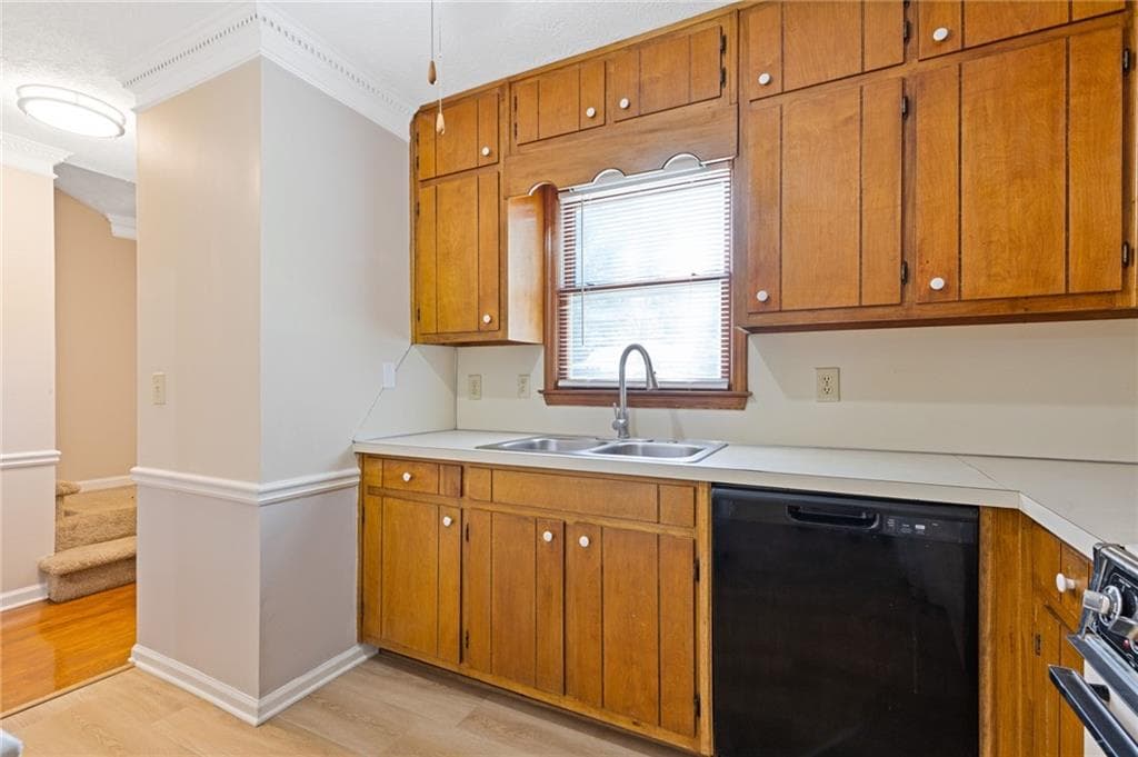 2 bedroom, 3 bathroom, 1,280 sq ft townhouse for sale at 5278 Oakridge Drive, Stone Mountain, GA 30083 — photo 8