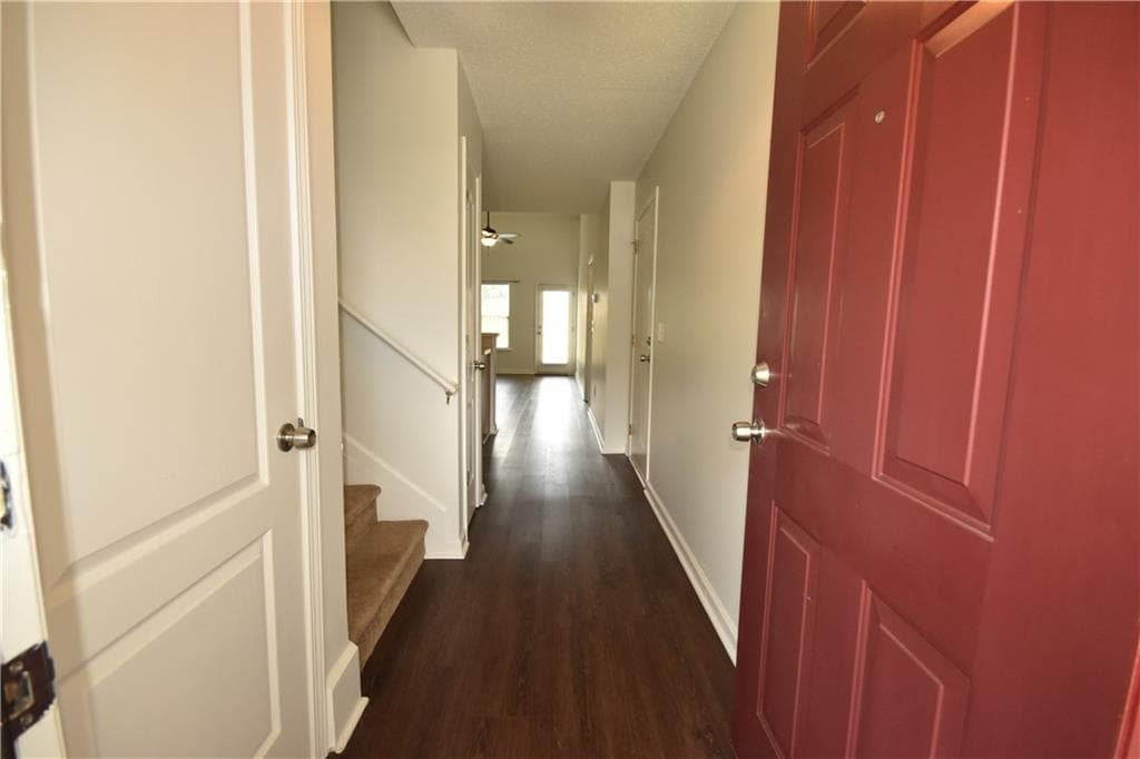 2 bedroom, 2 bathroom, 1,317 sq ft townhouse for sale at 103 Fox Creek Drive, Woodstock, GA 30188 — photo 3