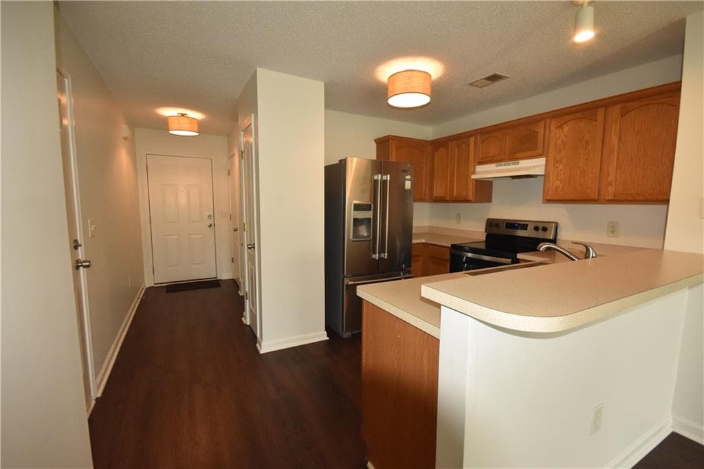 2 bedroom, 2 bathroom, 1,317 sq ft townhouse for sale at 103 Fox Creek Drive, Woodstock, GA 30188 — photo 4