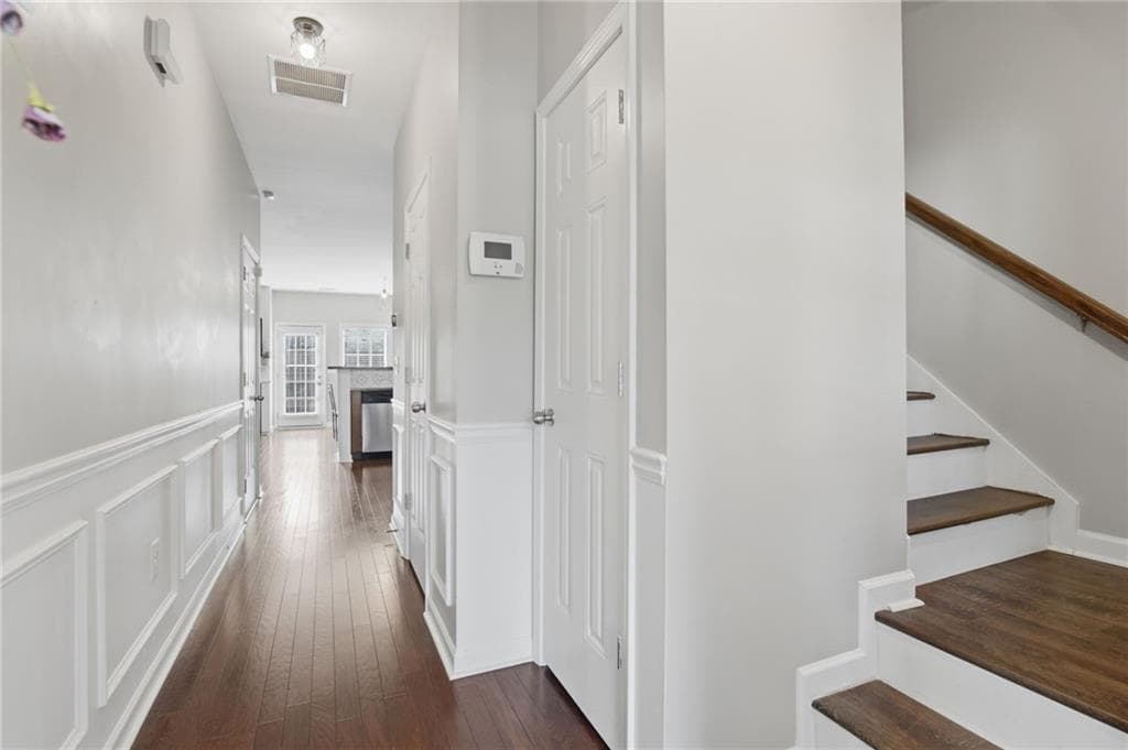 3 bedroom, 3 bathroom, 1,654 sq ft townhouse for sale at 3065 Windcrest Court, Alpharetta, GA 30022 — photo 3