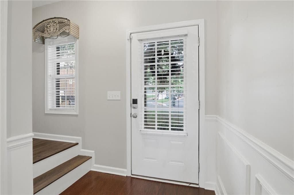 3 bedroom, 3 bathroom, 1,654 sq ft townhouse for sale at 3065 Windcrest Court, Alpharetta, GA 30022 — photo 4