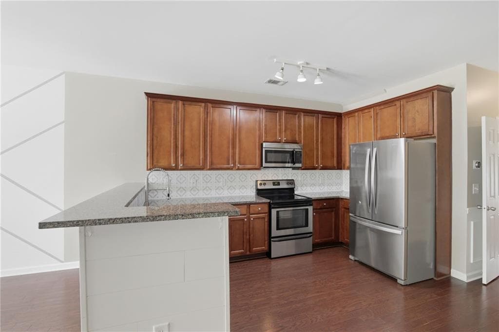3 bedroom, 3 bathroom, 1,654 sq ft townhouse for sale at 3065 Windcrest Court, Alpharetta, GA 30022 — photo 6