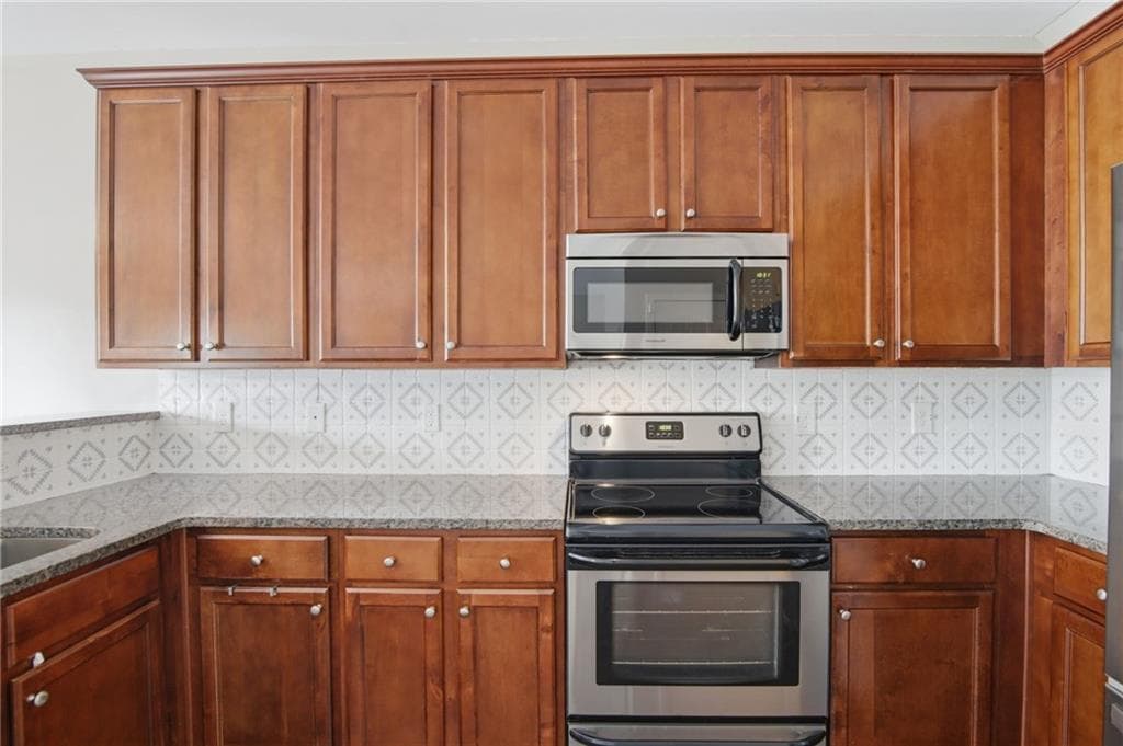 3 bedroom, 3 bathroom, 1,654 sq ft townhouse for sale at 3065 Windcrest Court, Alpharetta, GA 30022 — photo 8