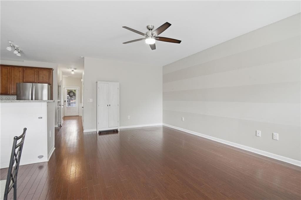 3 bedroom, 3 bathroom, 1,654 sq ft townhouse for sale at 3065 Windcrest Court, Alpharetta, GA 30022 — photo 10