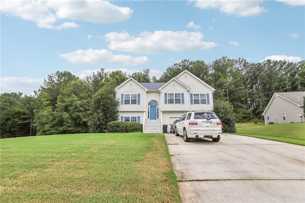 4 bedroom, 3 bathroom, 1,957 sq ft single family residence for sale at 25 Sunset Ridge Drive, Newnan, GA 30263