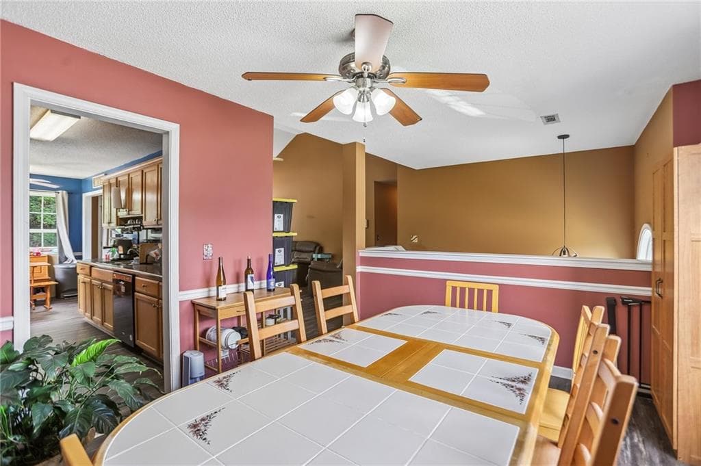 4 bedroom, 3 bathroom, 1,957 sq ft single family residence for sale at 25 Sunset Ridge Drive, Newnan, GA 30263 — photo 6