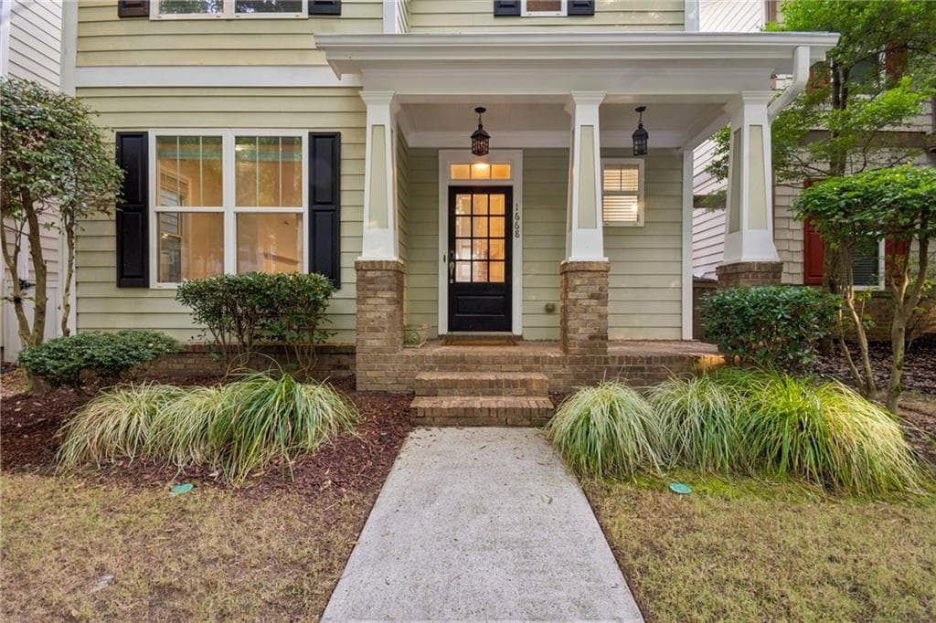 3 bedroom, 3 bathroom, 2,012 sq ft single family residence for rent at 1668 Habershal Road 28, Atlanta, GA 30318 for $3,200 a month — photo 5