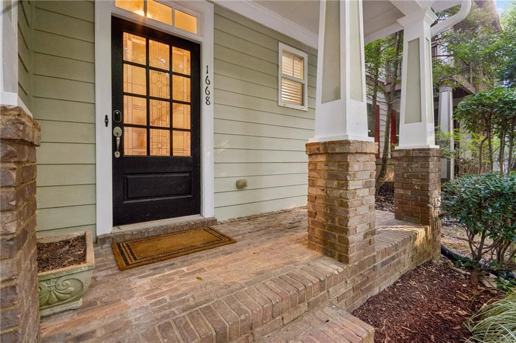 3 bedroom, 3 bathroom, 2,012 sq ft single family residence for rent at 1668 Habershal Road 28, Atlanta, GA 30318 for $3,200 a month — photo 6