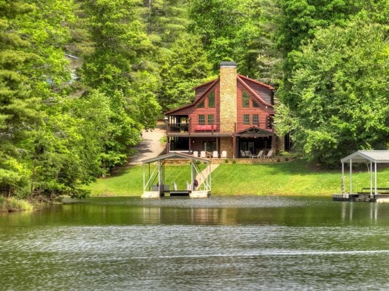 4 bedroom, 3 bathroom, 3,048 sq ft single family residence for sale at 67 Lakeshore Drive, Blairsville, GA 30512
