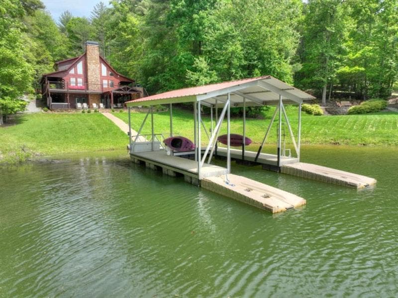 4 bedroom, 3 bathroom, 3,048 sq ft single family residence for sale at 67 Lakeshore Drive, Blairsville, GA 30512 — photo 3