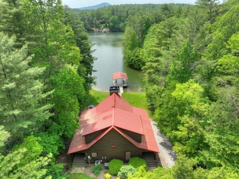 4 bedroom, 3 bathroom, 3,048 sq ft single family residence for sale at 67 Lakeshore Drive, Blairsville, GA 30512 — photo 4