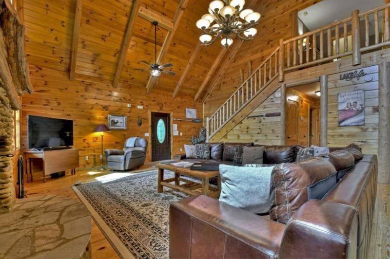 4 bedroom, 3 bathroom, 3,048 sq ft single family residence for sale at 67 Lakeshore Drive, Blairsville, GA 30512 — photo 10