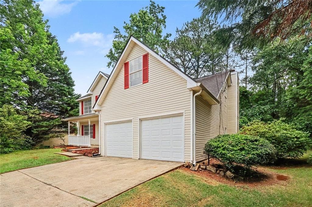 4 bedroom, 3 bathroom, 2,254 sq ft single family residence for sale at 1298 Berryhill Drive, Lithonia, GA 30058 — photo 2