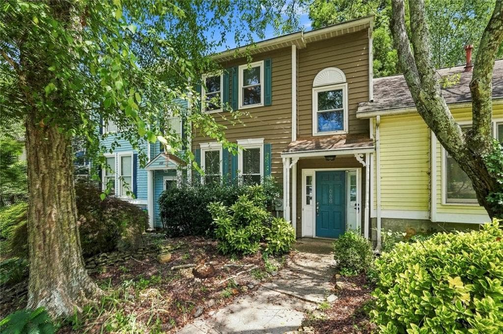 2 bedroom, 3 bathroom, 1,940 sq ft townhouse for sale at 668 Stratford Green, Avondale Estates, GA 30002