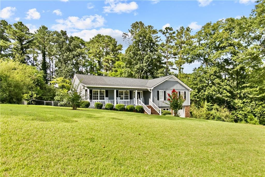 4 bedroom, 2 bathroom, 2,324 sq ft single family residence under contract at 5 Shadowbrook Drive, Rome, GA 30161 — photo 2