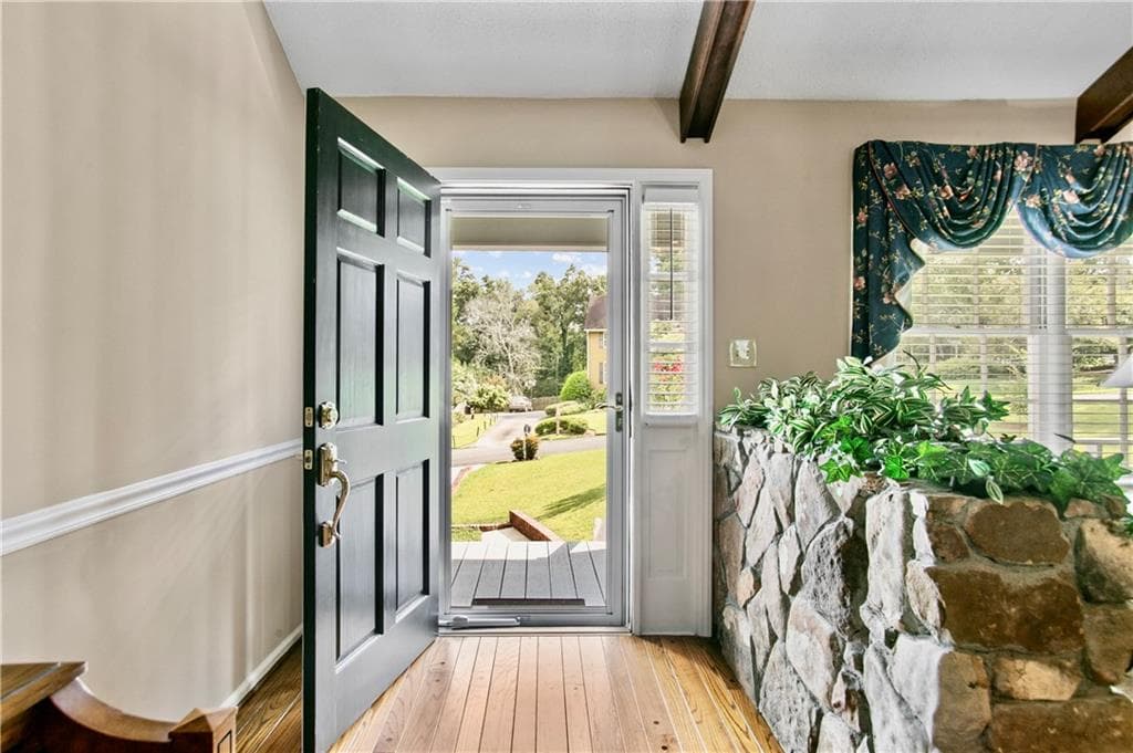 4 bedroom, 2 bathroom, 2,324 sq ft single family residence under contract at 5 Shadowbrook Drive, Rome, GA 30161 — photo 5