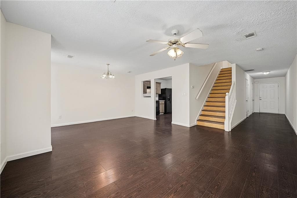 3 bedroom, 3 bathroom, 1,676 sq ft townhouse under contract at 330 Parkway Road, Union City, GA 30291 — photo 6