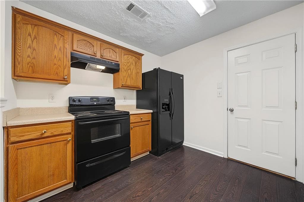 3 bedroom, 3 bathroom, 1,676 sq ft townhouse under contract at 330 Parkway Road, Union City, GA 30291 — photo 8