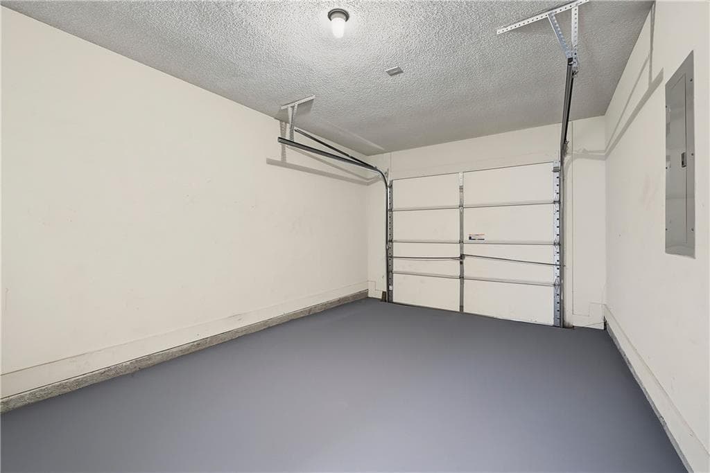 3 bedroom, 3 bathroom, 1,676 sq ft townhouse under contract at 330 Parkway Road, Union City, GA 30291 — photo 10