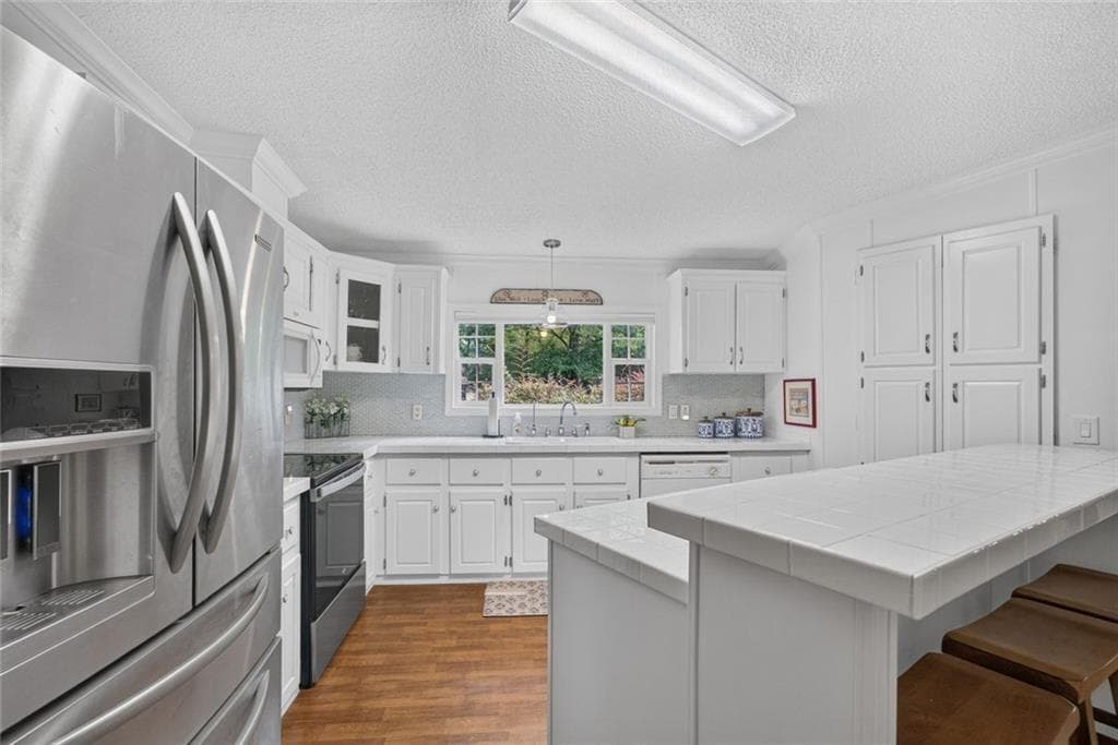 3 bedroom, 2 bathroom, 1,980 sq ft single family residence under contract at 2107 Oconee Drive, Sparta, GA 31087 — photo 6