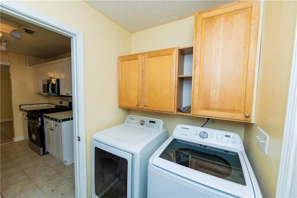 3 bedroom, 3 bathroom, 1,515 sq ft single family residence for sale at 3740 Maple Valley Drive, Cumming, GA 30040 — photo 7